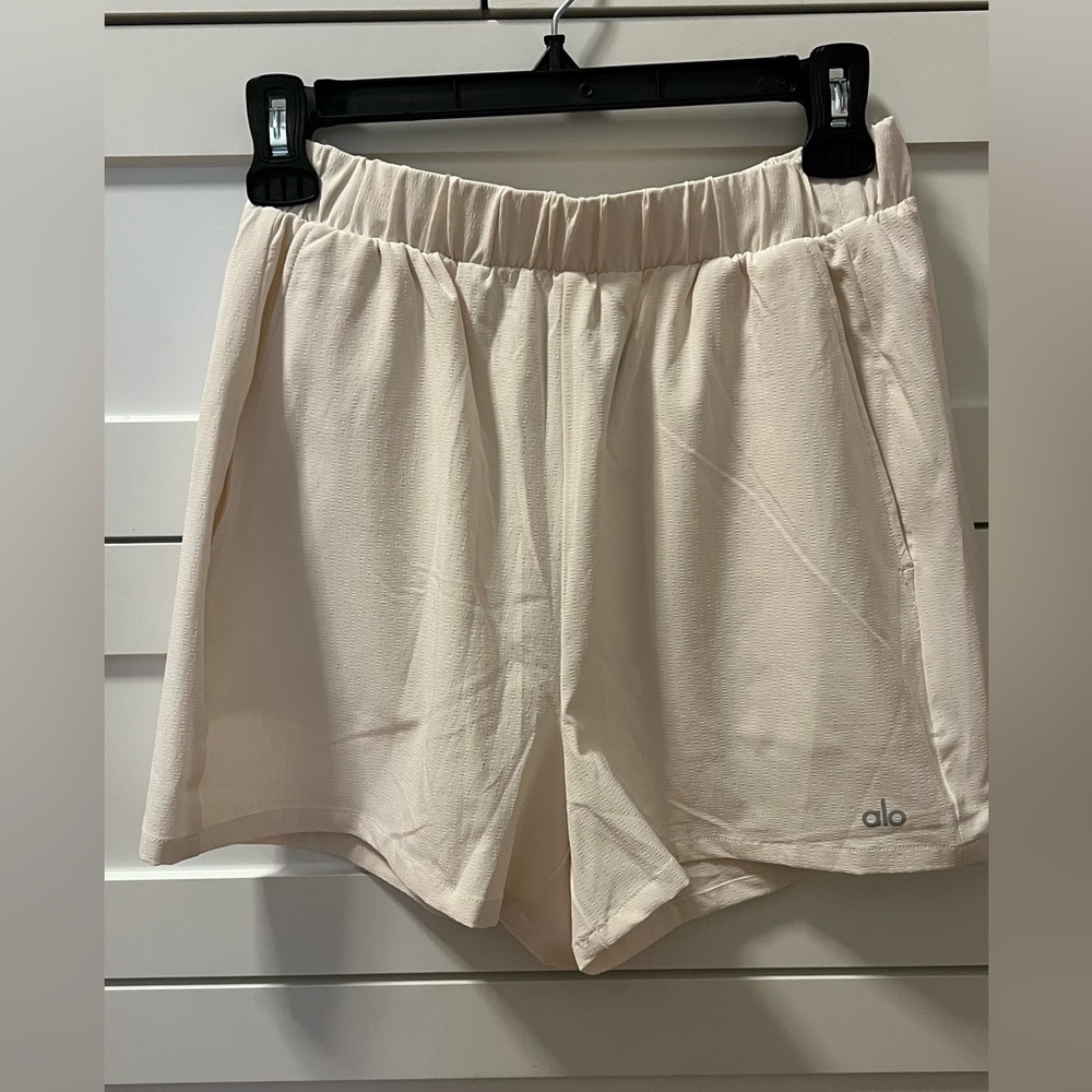 NWTA Alo Ready Set Shorts XS